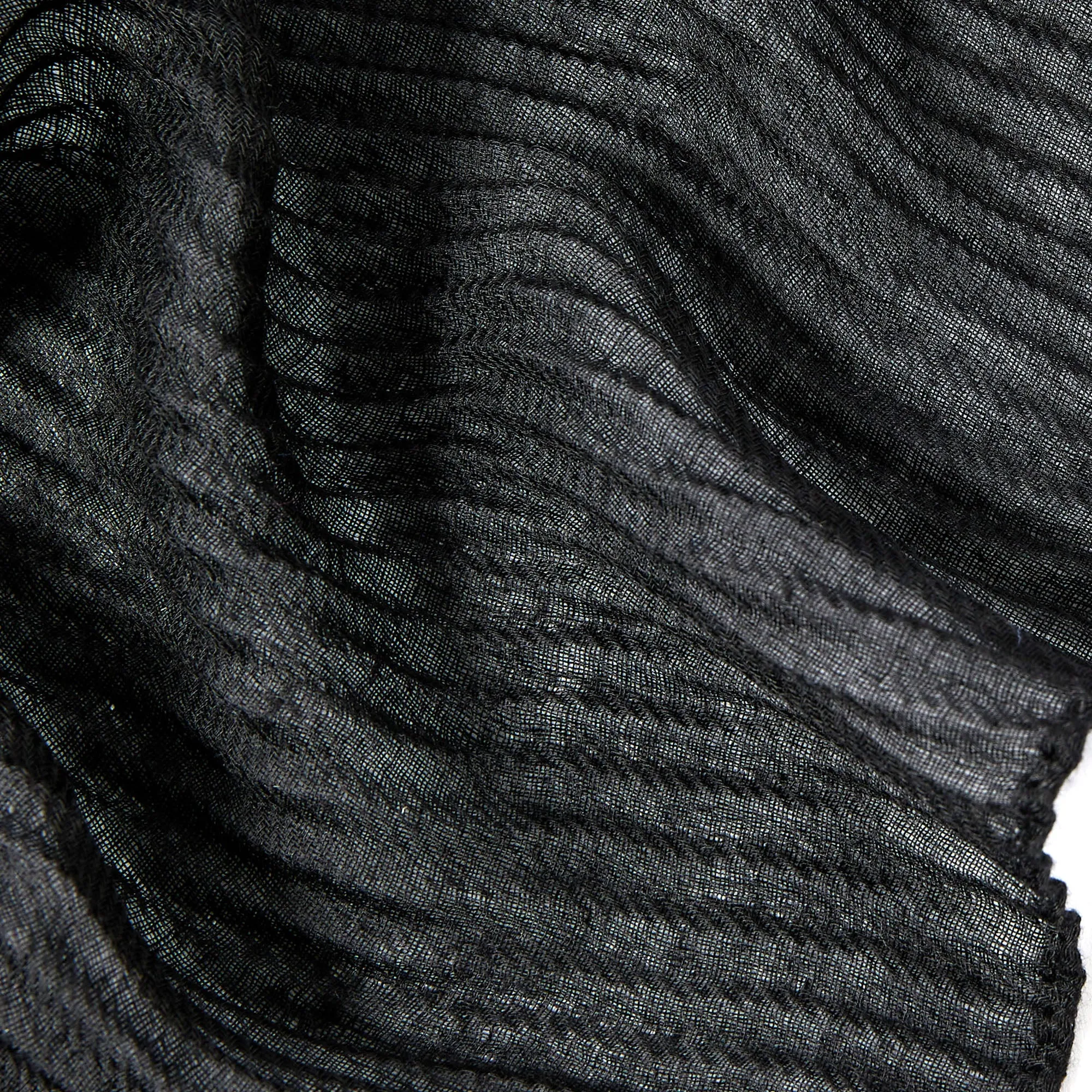 Accessorize London Women's Lightweight Pleat Scarf- Black