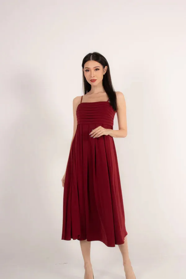 Euylia Pleated Midi Dress in Burgundy