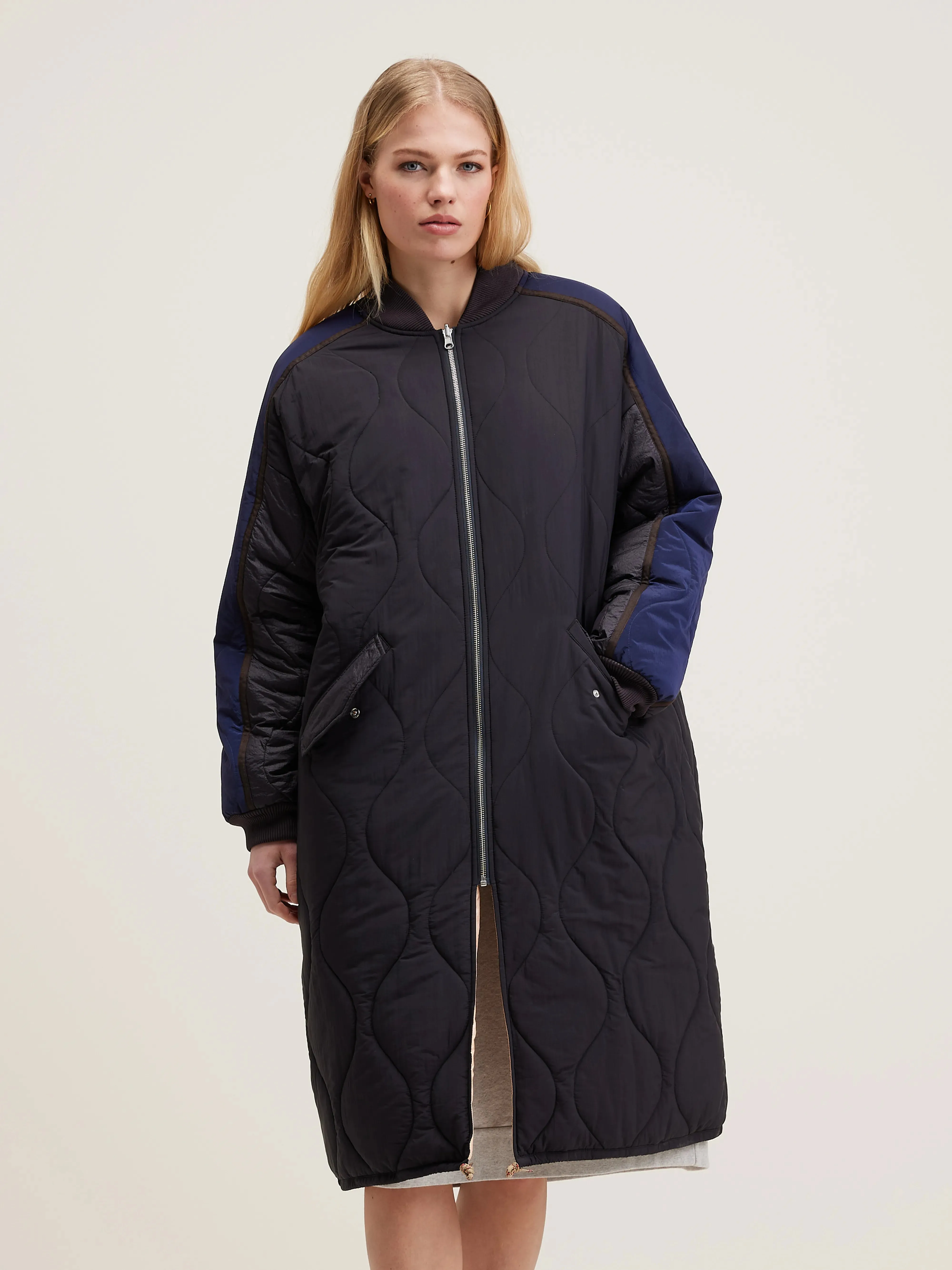 Hedge quilted coat (242 / W / BLACK BEAUTY)