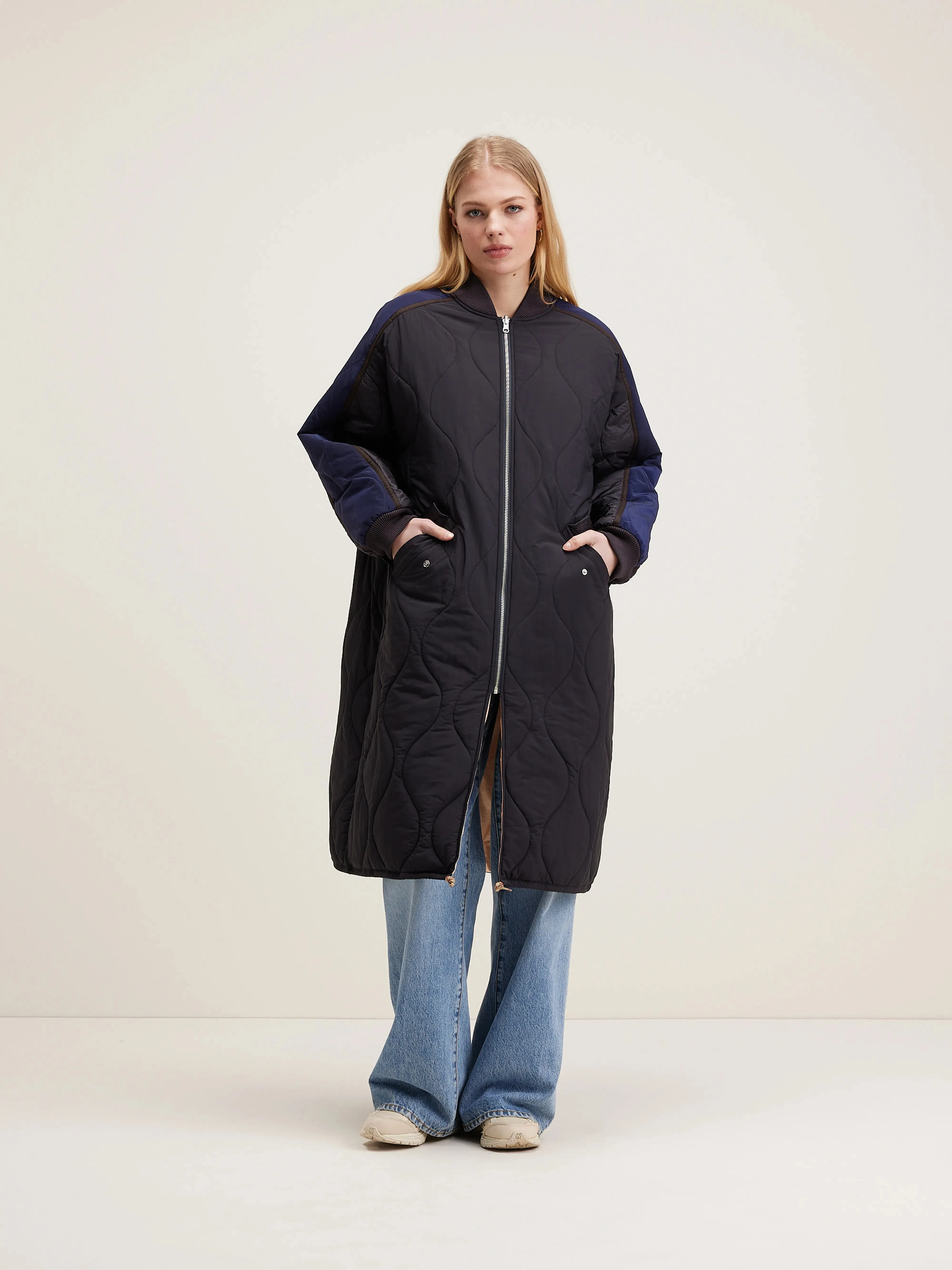 Hedge quilted coat (242 / W / BLACK BEAUTY)