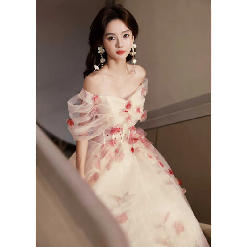 IKERRLAX Light Wedding Dress Fashion off-Shoulder  New Host Performance Costume Light Luxury Minority Princess Girl on the Run