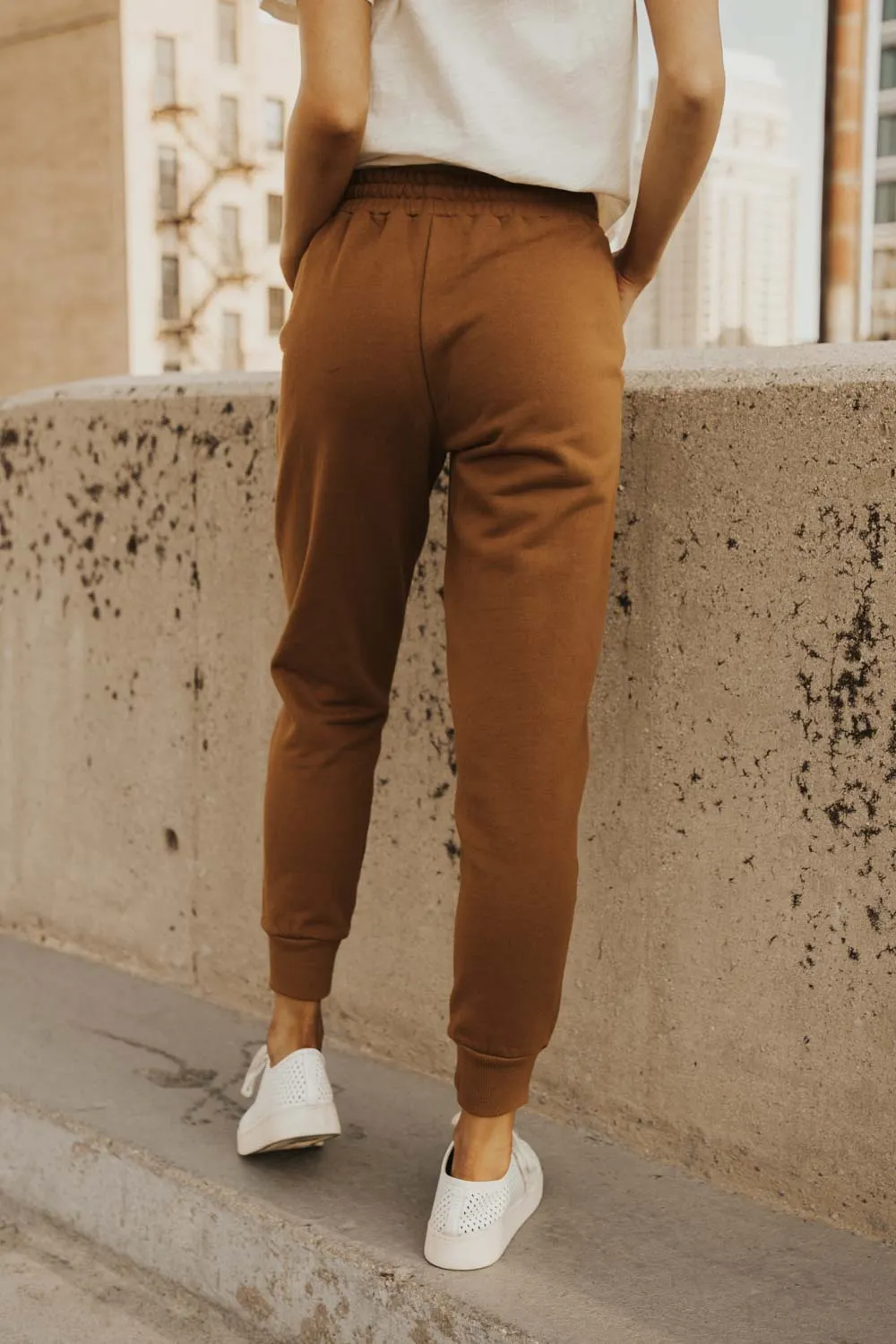 Kourtney Sweatpants in Camel