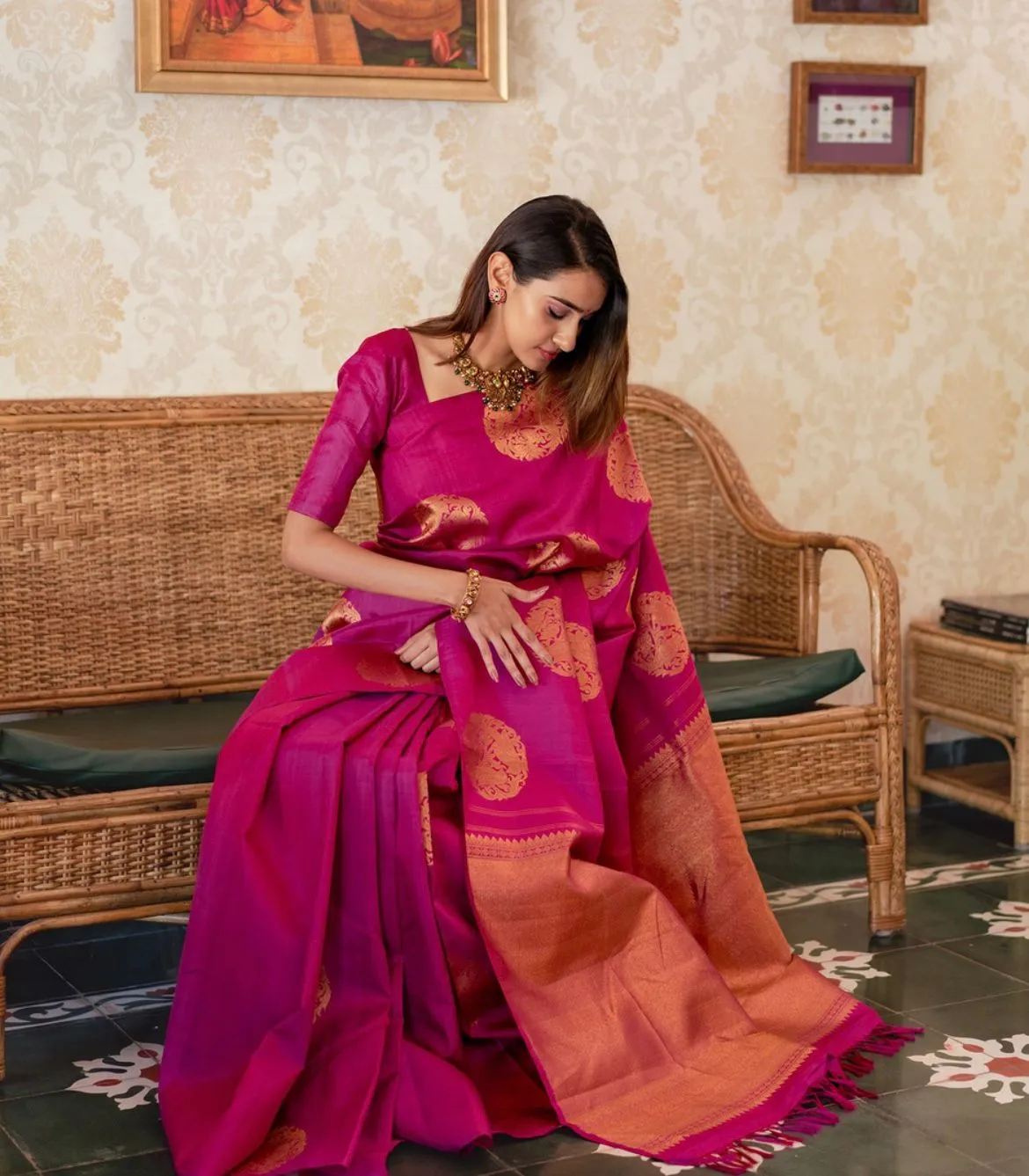 Mesmerising Dark Pink Soft Silk Saree With Skinny Blouse Piece