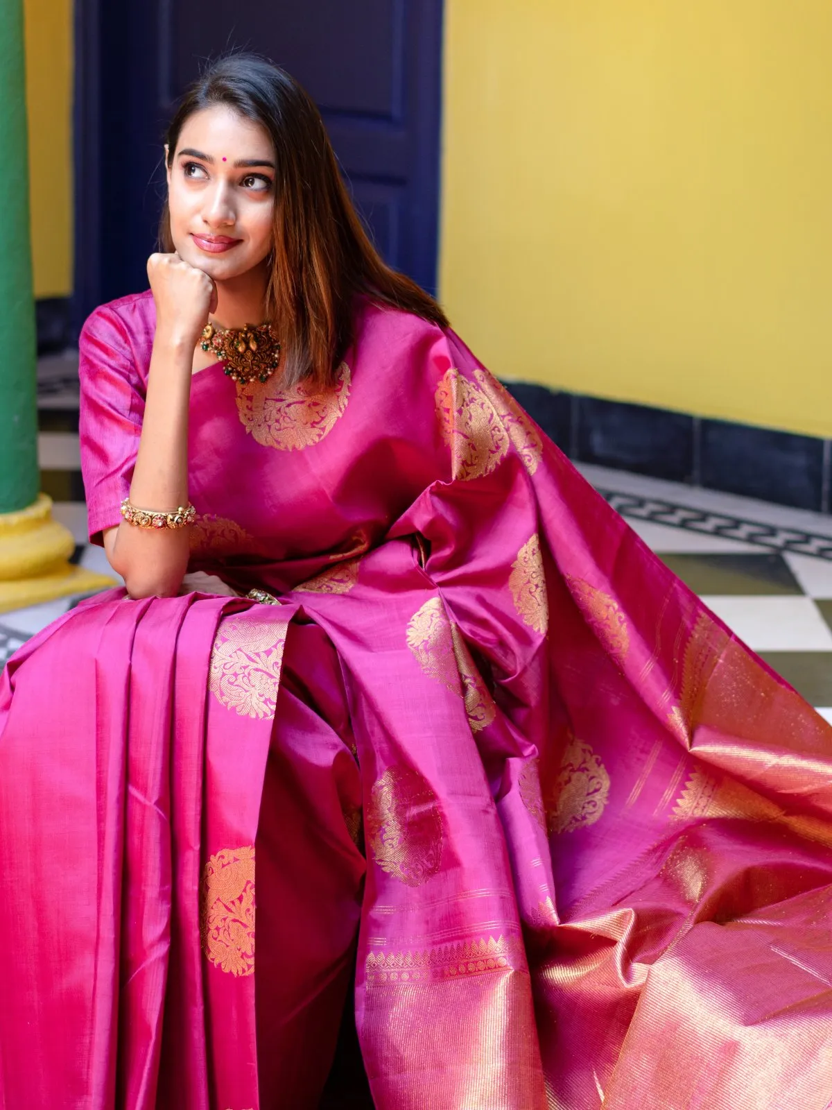 Mesmerising Dark Pink Soft Silk Saree With Skinny Blouse Piece