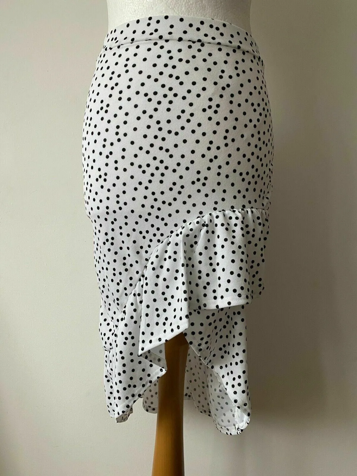 PrettyLittleThing White Asymmetrical Frill MIDI Skirt Size 8 Polka Dot