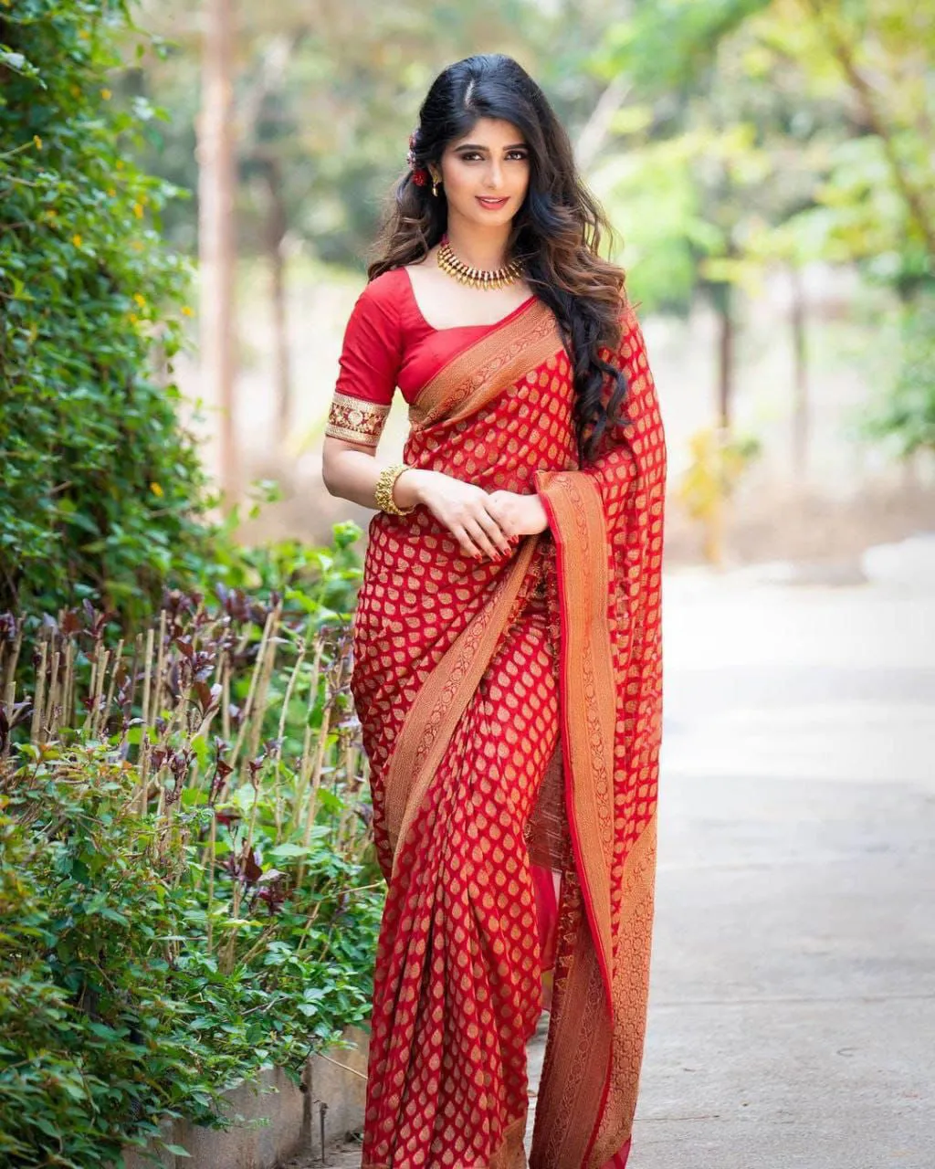 Ratatouille Red Soft Silk Saree With Unique Pink Blouse Piece