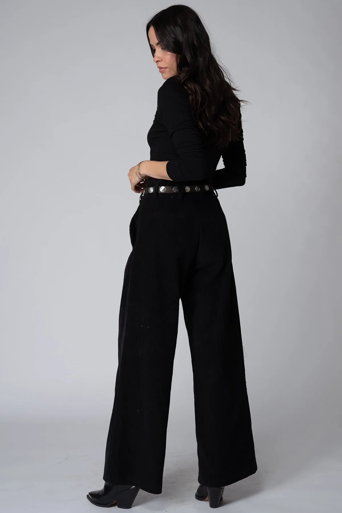 Stillwater Corduroy Knotch Waist Pant in Black